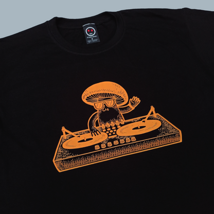 Camiseta Regular - Mushroom DJ