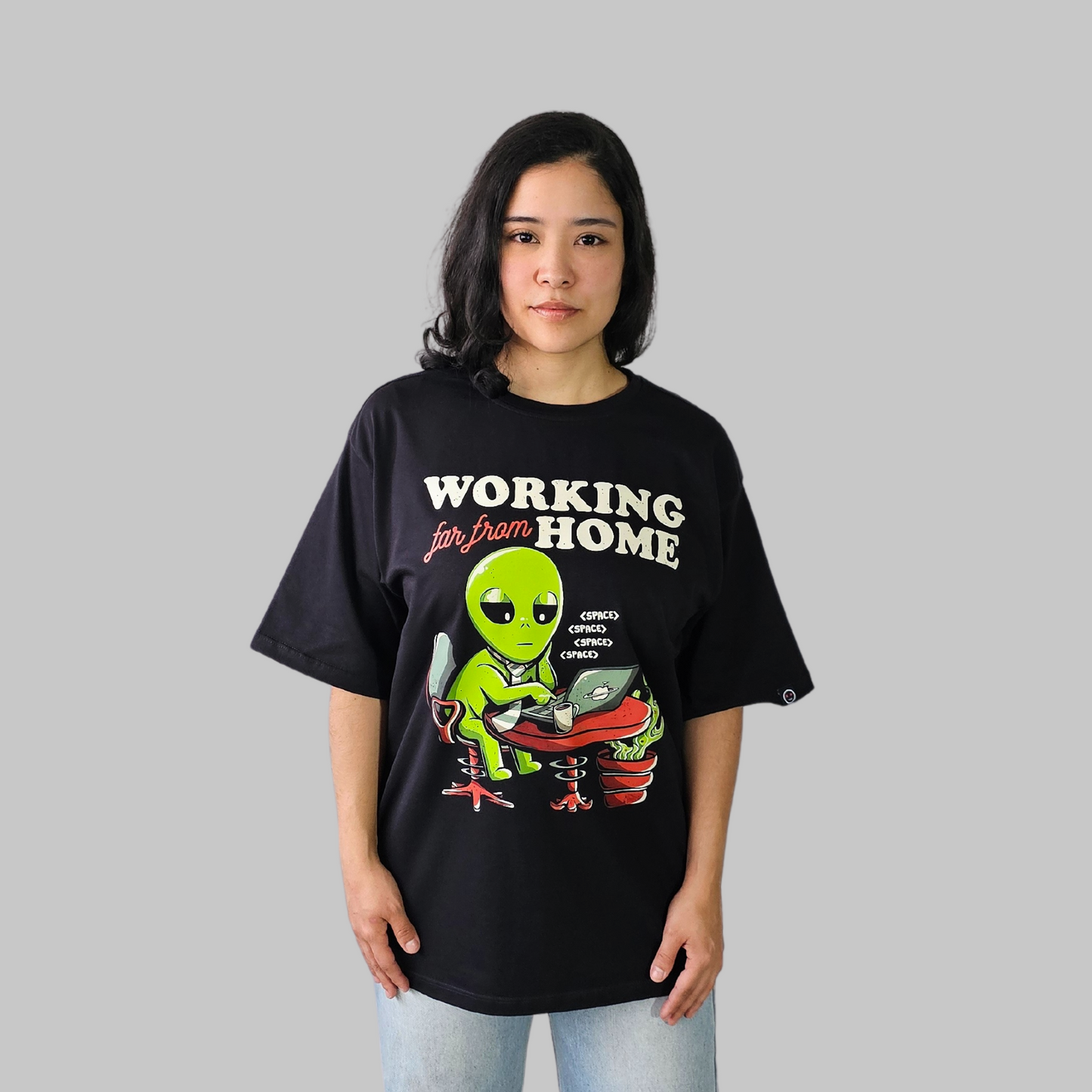 Camiseta Oversize - Working Far From Home